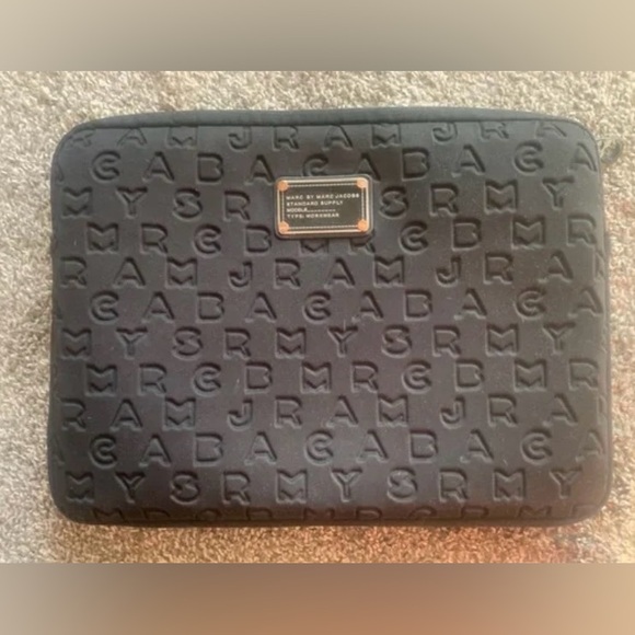 Marc By Marc Jacobs Embossed Black Laptop Sleeve - Picture 4 of 4
